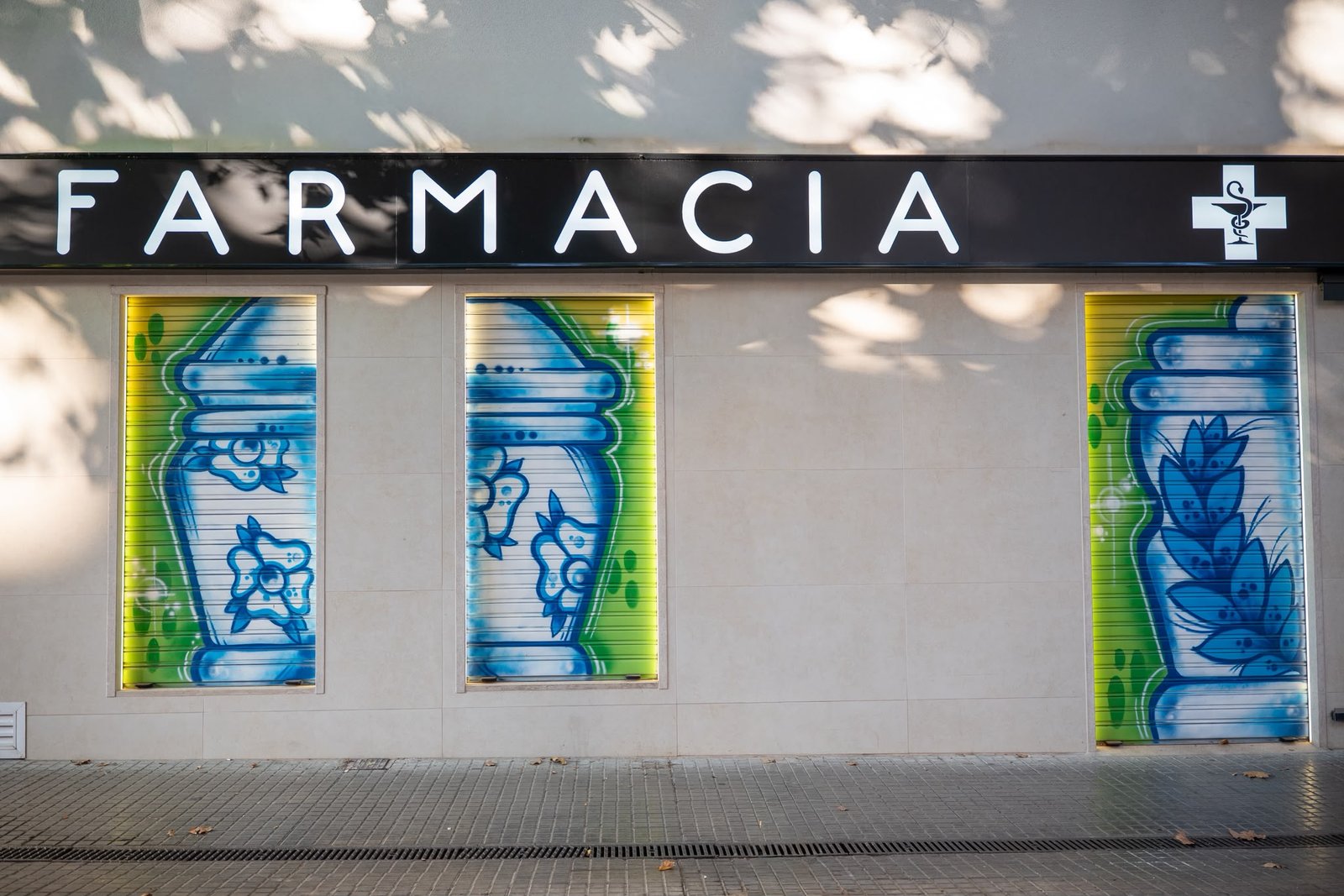 Zona de dispensarios y suplementos